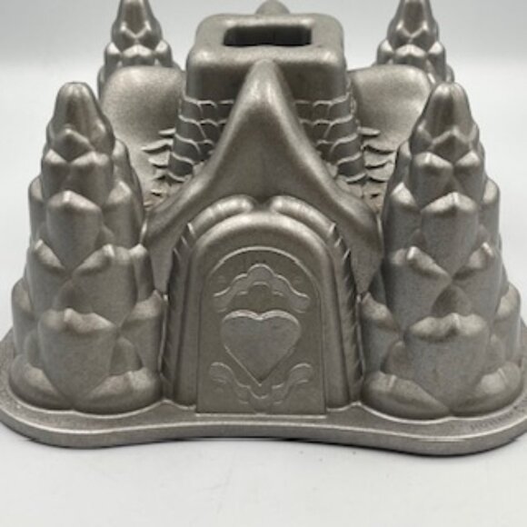 Nordic ware Castle Bundt Pan Cast Aluminum Non Stick 10 Cup Made USA - Picture 4 of 11